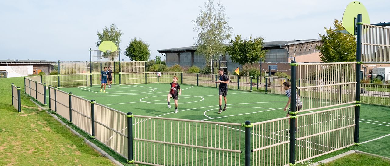 Plateau sportif d'un établissement scolaire réunionnais